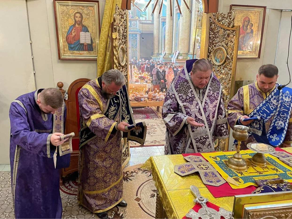 Богослужіння у Димитрівську поминальну суботу